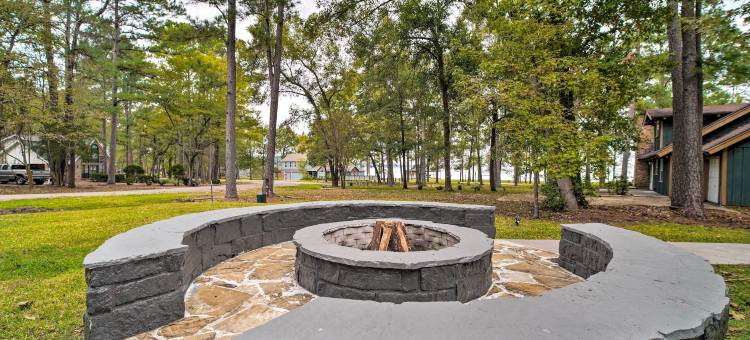 Cape Royale小屋，带火坑和水景(Cape Royale Cottage w/ Fire Pit & Water Views)图片