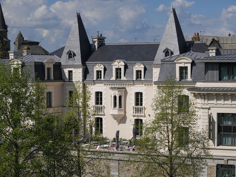 魔术与 SPA 酒店