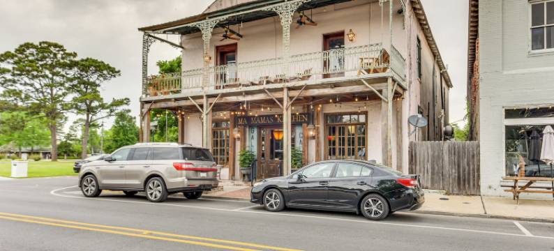 风景如画的路易斯安那州度假屋，带有家具阳台！(Charming Louisiana Getaway w/ Furnished Balcony!)图片