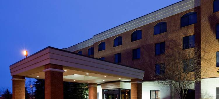 麦迪逊美国中心拉昆塔温德姆套房酒店(La Quinta Inn & Suites by Wyndham Madison American Center)图片