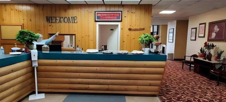 海厄瓦萨费尔布里吉快捷酒店(FairBridge Inn Express Hiawatha)图片