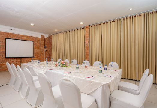 Mirage Colombo Hotel Overview