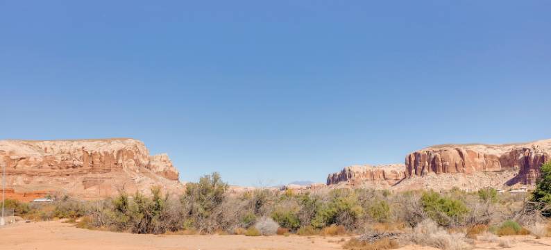 绝美景观：宁静的悬崖之家靠近徒步旅行！(Stunning Views: Quiet Bluff Home Near Hiking!)图片