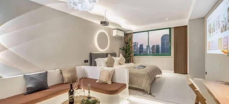 渝里设计师民宿(解放碑七星岗地铁站店)图片