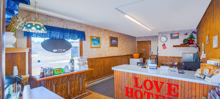 OYO 爱之酒店在莫霍克辛湖 WI 托马霍克(Love Hotels Tomahawk by OYO at Lake Mohawksin WI)图片