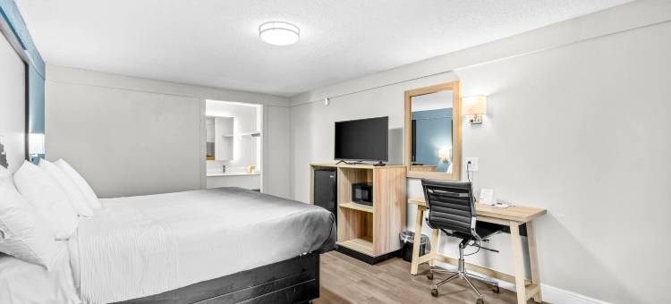 西棕榈滩兰塔纳温德姆速8酒店(Super 8 by Wyndham Lantana West Palm Beach)图片