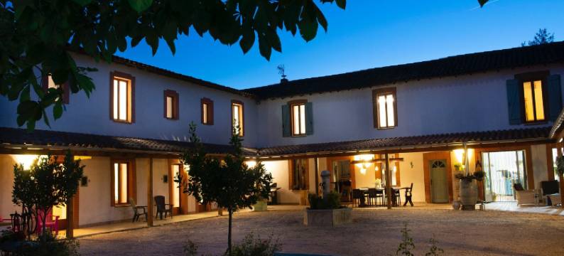 Apartment in Tarn with Pool and Bubble Bath图片