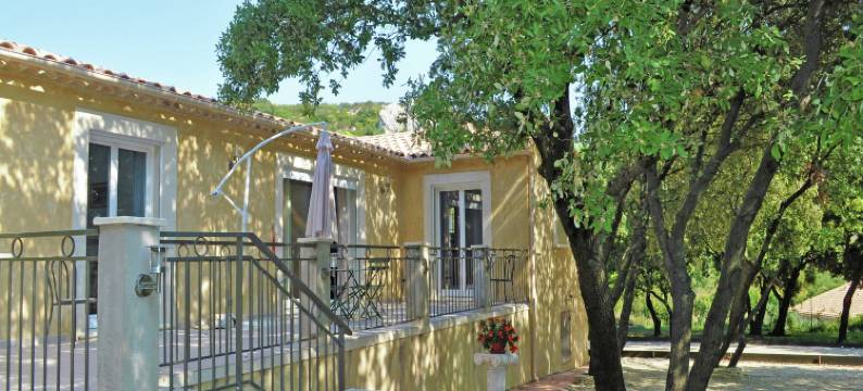 Villa in Lédenon with Private Pool图片