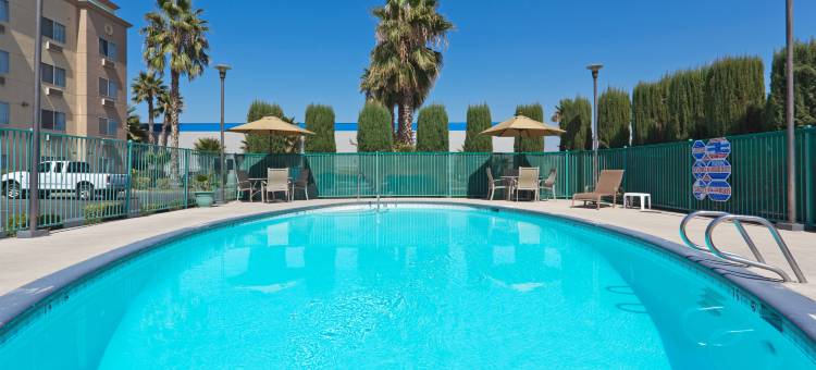 Holiday Inn Express 贝克斯菲尔德(Holiday Inn Express Bakersfield)图片