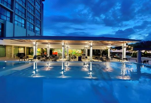 Summit Rainforest & Golf Resort Hotel Overview