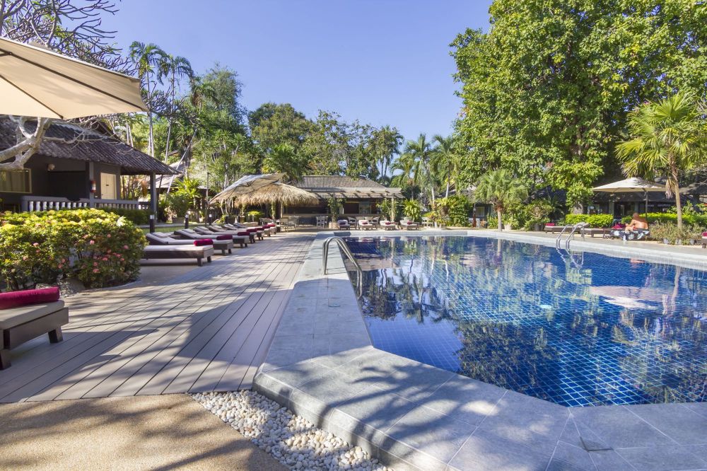 Let's Hyde Pattaya Resort & Villas - Pool Cabanas Over view