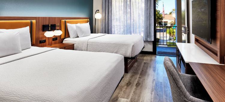 千橡市纽伯里公园拉昆塔温德姆套房酒店(La Quinta Inn & Suites by Wyndham Thousand Oaks-Newbury Park)图片