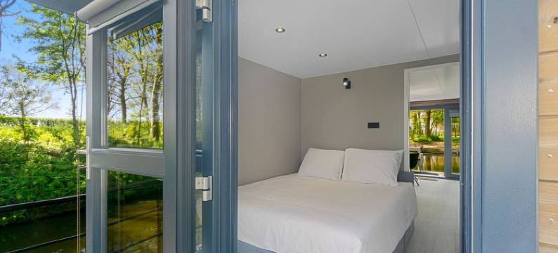 多克斯莱特船屋(Doeke Sleat Houseboat)图片