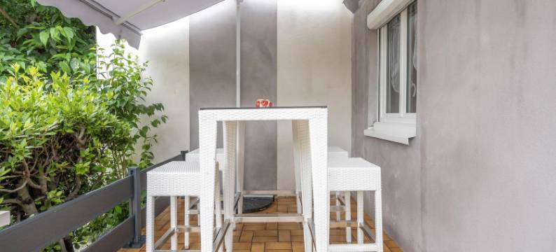 Spacious villa 200 metres from the river Orb图片