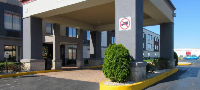 伊凡斯维尔北凯隆波因特酒店(Clarion Pointe Evansville North)图片