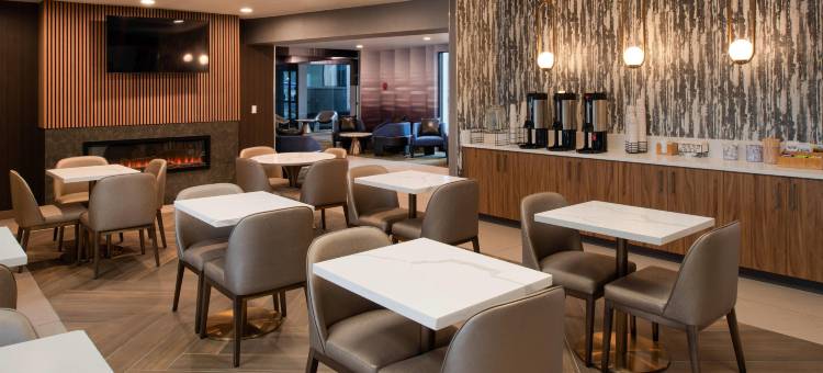 西雅图锡塔克机场拉昆塔温德姆套房酒店(La Quinta Inn & Suites by Wyndham Seattle Sea-Tac Airport)图片
