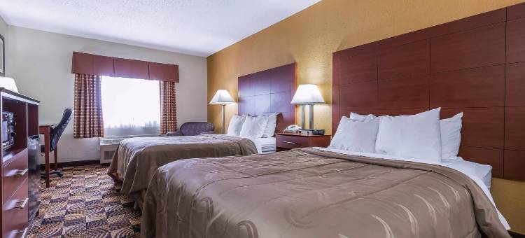 锡卡莫尔-迪卡尔布凯艺酒店(Quality Inn Sycamore - DeKalb)图片