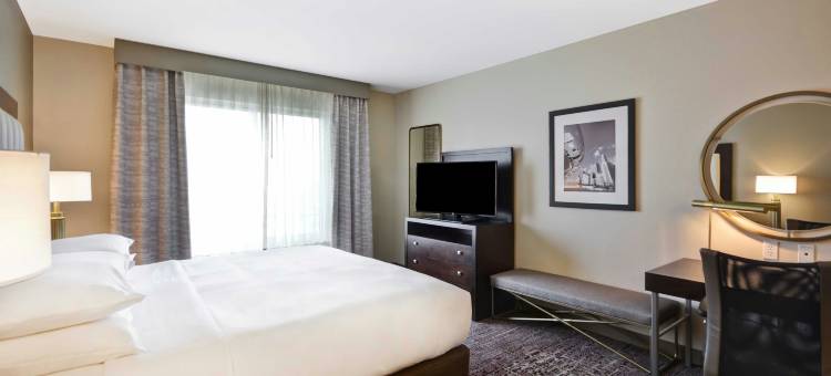 芝加哥中途机场希尔顿逸林酒店(Doubletree by Hilton Chicago Midway Airport)图片