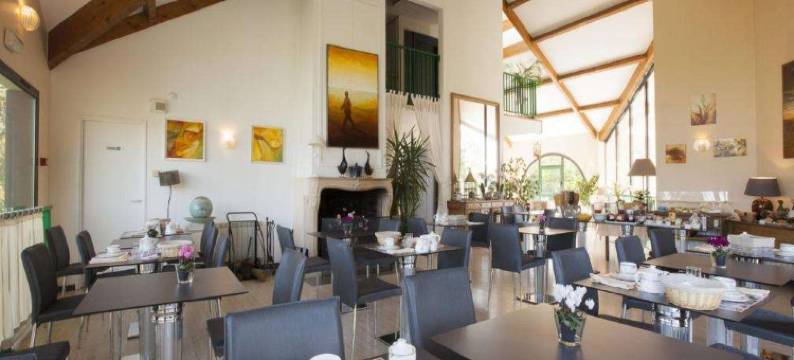 科尔维特高尔夫酒店(Golf Hotel Colvert - Room Service Disponible)图片