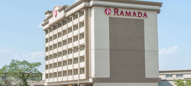 埃德蒙顿南温德姆华美达酒店(Ramada by Wyndham Edmonton South)图片