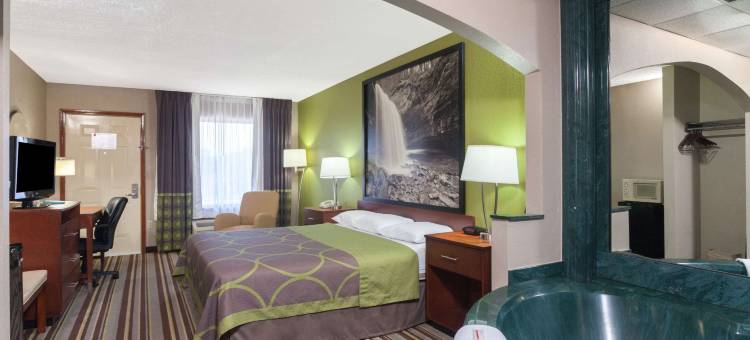 克拉克斯维尔东北速8酒店(Super 8 by Wyndham Clarksville Northeast)图片