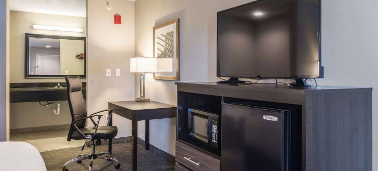 小石城北部河滨附近伊克诺套房酒店(Econo Lodge Inn & Suites North Little Rock Near Riverfront)图片