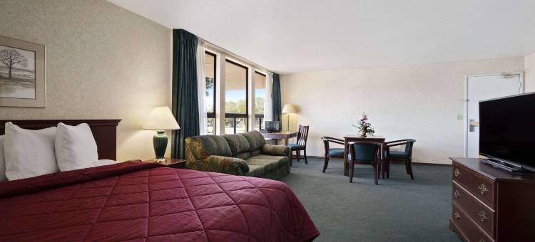 吉尔罗依戴斯酒店(Days Inn by Wyndham Gilroy)图片