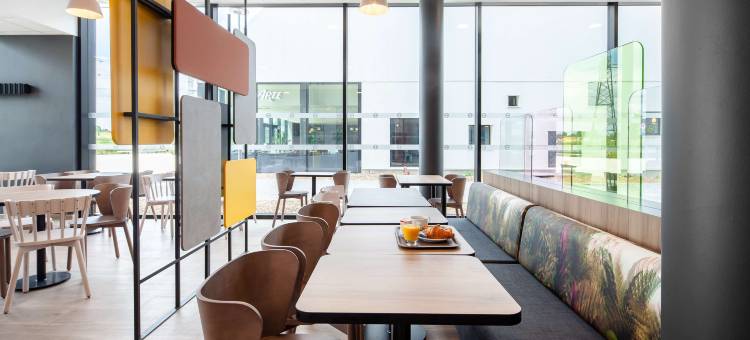 塞尔吉圣-克里斯托弗B&B住宿加早餐酒店(B&B Hôtel Cergy Saint-Christophe)图片