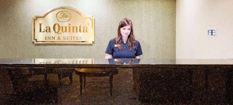 阿普尔顿学院大道拉昆塔温德姆套房酒店(La Quinta Inn & Suites by Wyndham Appleton College Avenue)图片