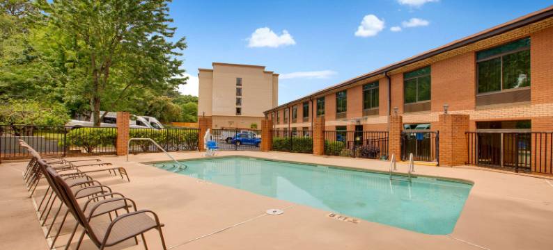 亚特兰大机场大学公园凯隆波因特酒店(Clarion Pointe Atlanta Airport College Park)图片