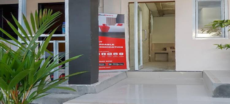 红多兹酒店-近卢武克市立医院(RedDoorz Near Rsud Kota Luwuk)图片