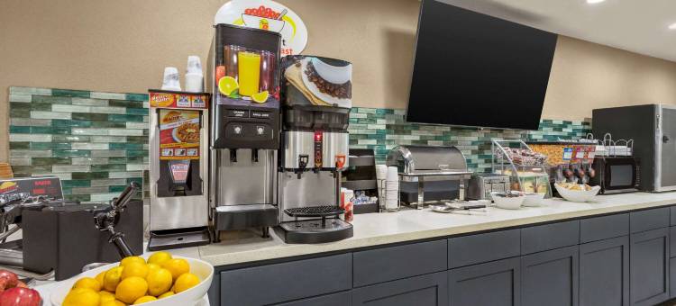 安克尼-得梅因区速8酒店(Super 8 by Wyndham Ankeny/Des Moines Area)图片