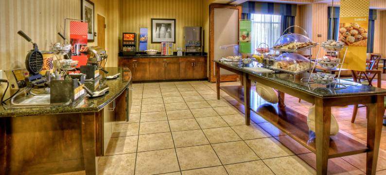 罗阿诺克拉皮兹希尔顿欢朋酒店(Hampton Inn Roanoke Rapids)图片