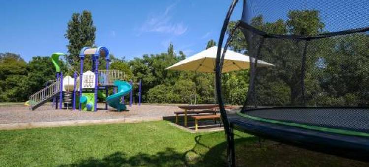 旺加拉塔北雪松四大假日公园(Big4 Wangaratta North Cedars Holiday Park)图片