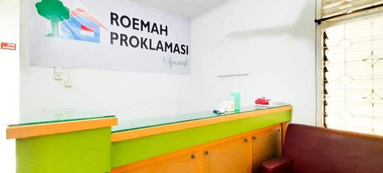 罗马宣言伊斯兰教酒店 红门(Roemah Proklamasi Syariah Mitra RedDoorz)图片