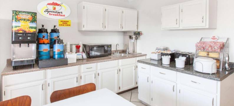 米尔伯里-托莱多温德姆速8酒店(Super 8 by Wyndham Millbury/Toledo)图片