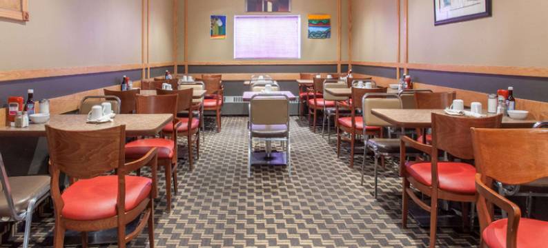 温尼伯西温德姆豪生酒店(Howard Johnson by Wyndham Winnipeg West)图片