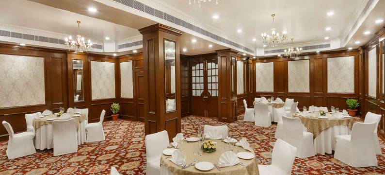 拉普诶斯珀尔提克萨罗瓦尔酒店(La Place Sarovar Portico Lucknow)图片