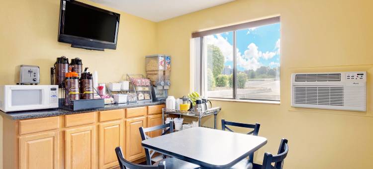 约翰逊城温德姆速8酒店(Super 8 by Wyndham Johnson City)图片