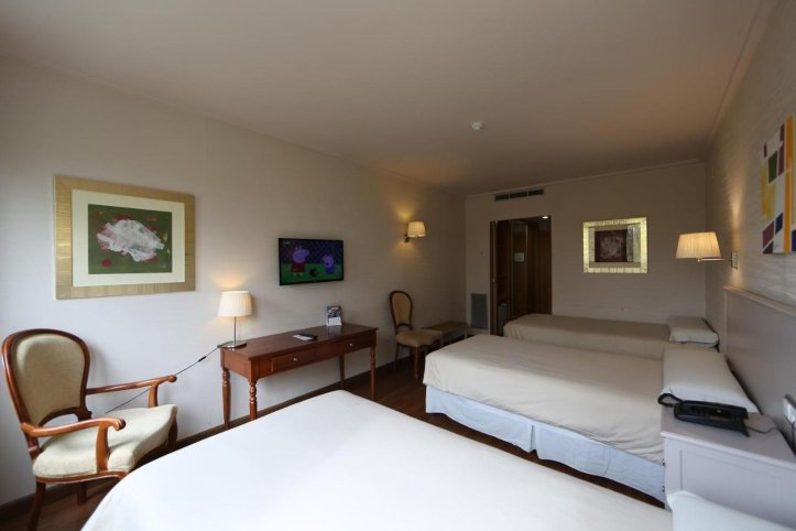 Hotel UniversidadOver view