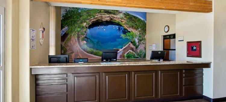 圣罗莎拉昆塔温德姆套房酒店(La Quinta Inn & Suites by Wyndham Santa Rosa)图片