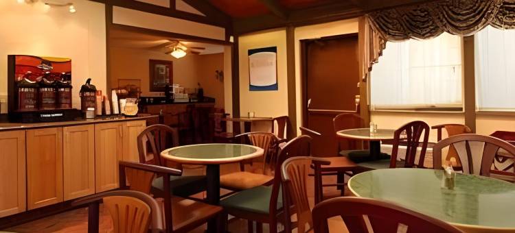 哈钦森温德姆速8酒店(Super 8 by Wyndham Hutchinson)图片