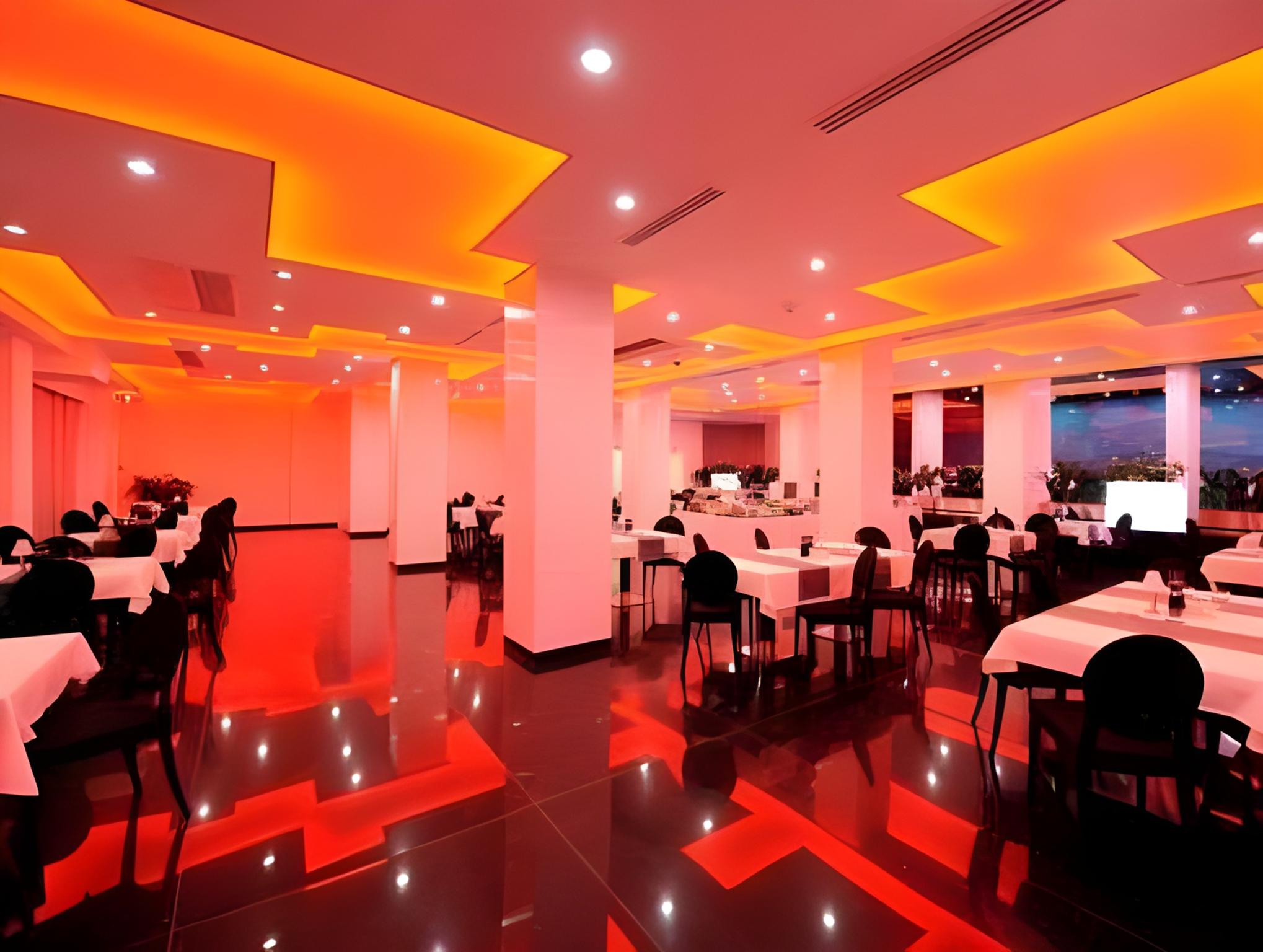 Plaza V HotelOver view