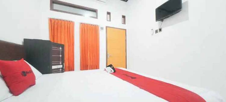 红多兹伊斯兰酒店-近外南梦罗克西购物中心2号(RedDoorz Syariah Near Mall Roxy Banyuwangi 2)图片