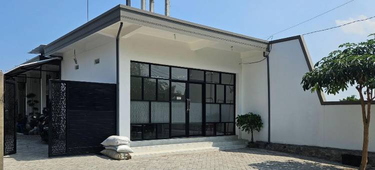 Guest House Saqeena Syariah Near Blitar Park RedPartner图片