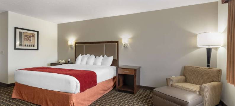 鹰岭贝斯特韦斯特优质套房酒店(Best Western Plus Eagleridge Inn  Suites)图片