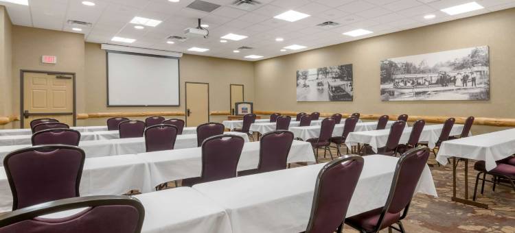 底特律湖贝斯特韦斯特精品酒店(Best Western Premier the Lodge on Lake Detroit)图片