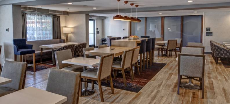 瓦列霍希尔顿欢朋酒店(Hampton Inn Vallejo)图片