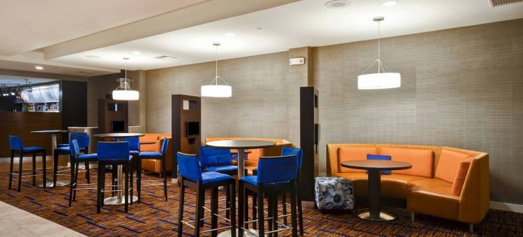 海恩尼斯科德角万怡酒店(Courtyard Cape Cod Hyannis)图片