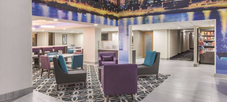 圣路易斯南费斯特斯拉昆塔温德姆套房酒店(La Quinta Inn & Suites by Wyndham Festus - St. Louis South)图片